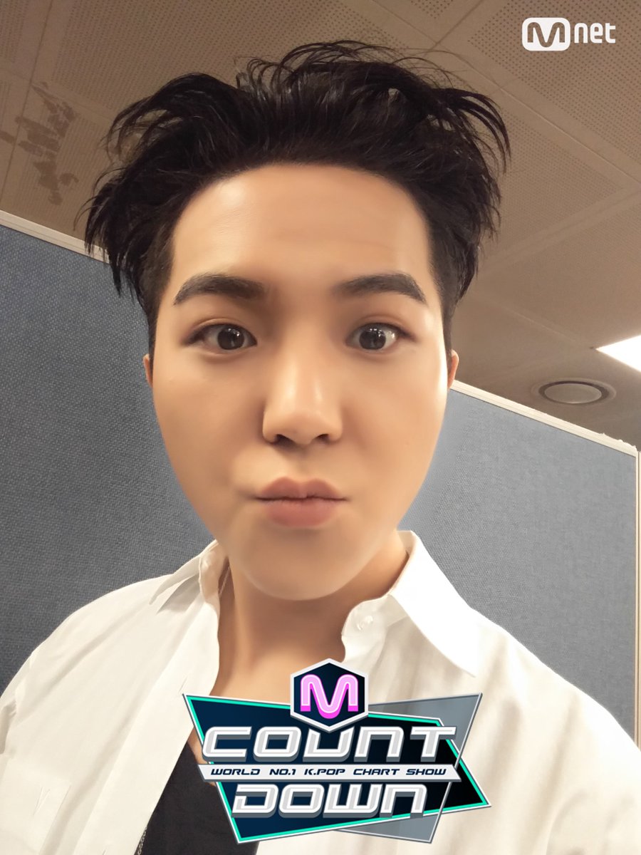 MnetMcountdown's tweet photo. ��느 각도에도 자신감 있는 #위너 의 민호군!! 민호군의 입술을 따라 승윤군도 쭈욱! 여러분 모니터 앞으로 오세요! 6시 #엠카운트다운 본방사수 까지 쭈욱~!! https://t.co/VloGvu3GtM