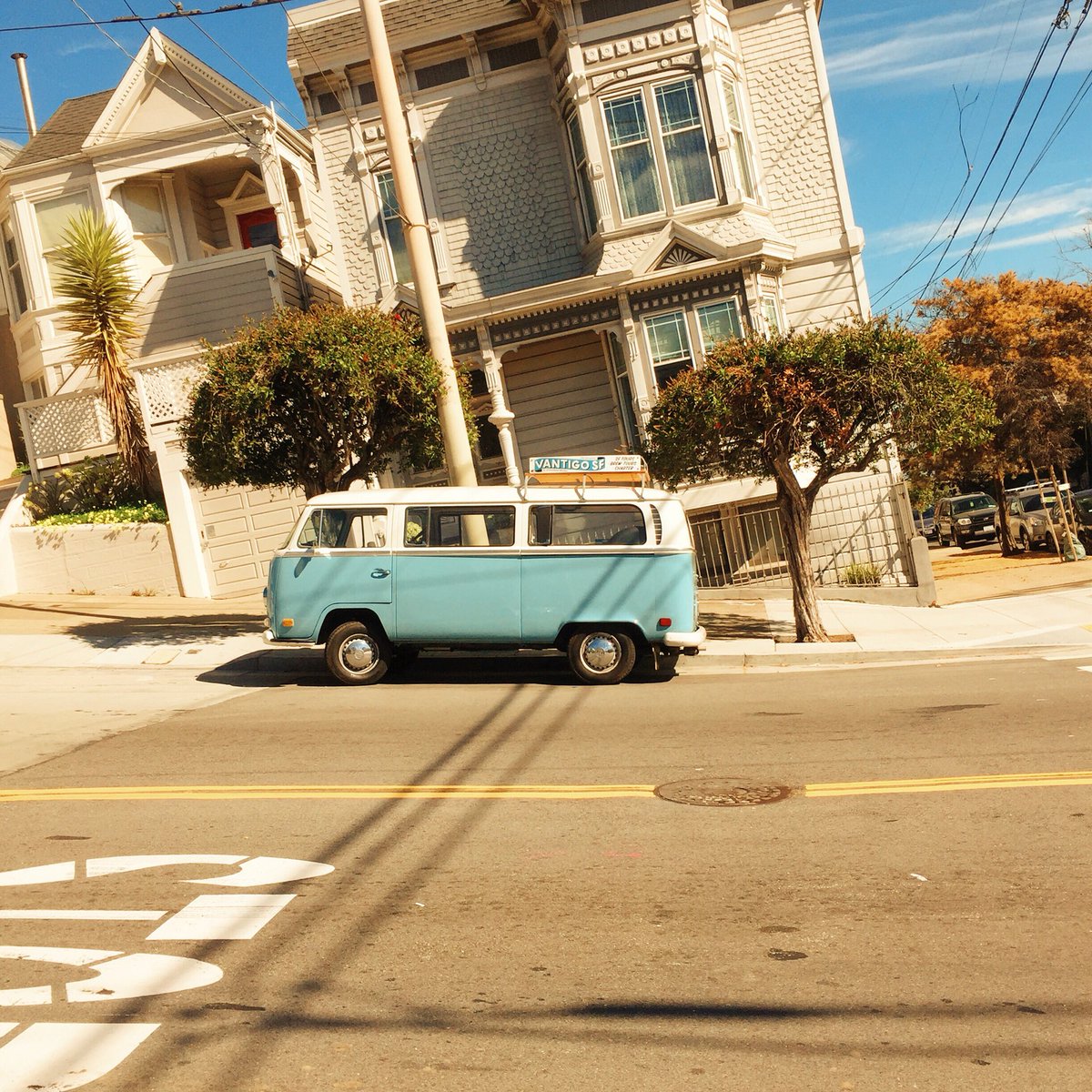 Vantigosf's tweet photo. Kinda stole this idea from a couple other folks but it such an SF thing to do. #noevalley #sf #vanlife #vantigo https://t.co/gcKcksGT9v
