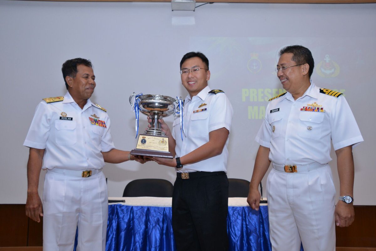 tldm_rasmi's tweet photo. Majlis Penutup Eksesais #MALAPURA 26/2016 di Auditorium Zain #PUSTAKMAR @defencesg #DefenceDiplomacy @1MinDef https://t.co/zEFKlTcXOj