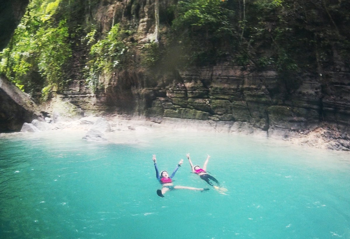 MONsterriffic's tweet photo. Just gonna be one of the best days of our life. 🎶🌊👫 @tHadz0918 #Canyoneering #Ubec2016 #Throwback https://t.co/XQ6Geqh5w4