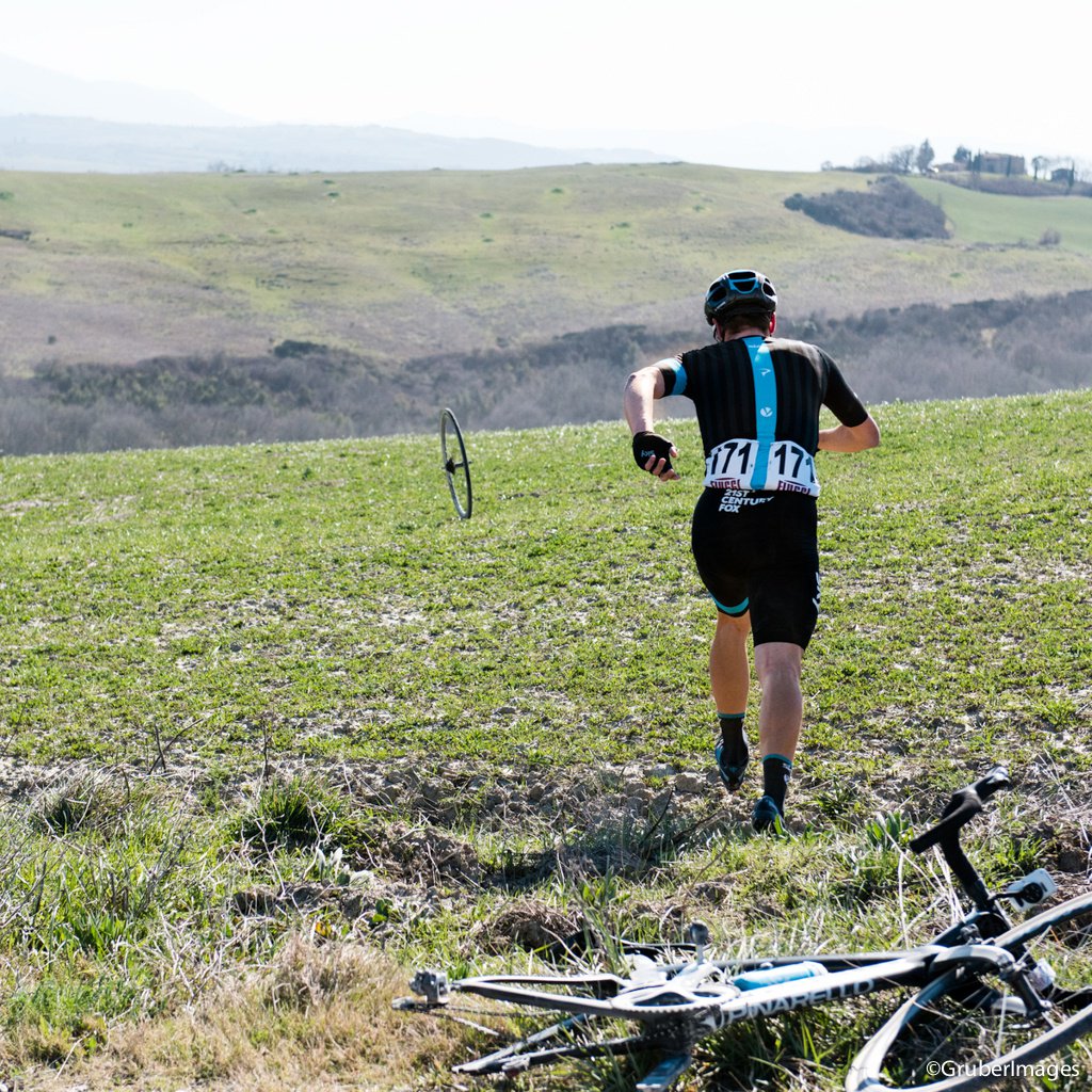 eurocyclingnews's tweet photo. 2015. @StradeBianche
Photo gallery (Jered &amp; Ashley Gruber and Cor Vos) by @cyclingtips
#anthological @eliaviviani :) https://t.co/hEruzBvpzH