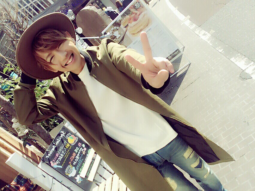 takupon0626's tweet photo. 今日は春コーデでカーキを入れたよ😁❤︎
いつもの感じとは真逆に攻めてみたのだ！どうかな？
そして2枚目の俺の素な感ww https://t.co/pBJCEJU4lR