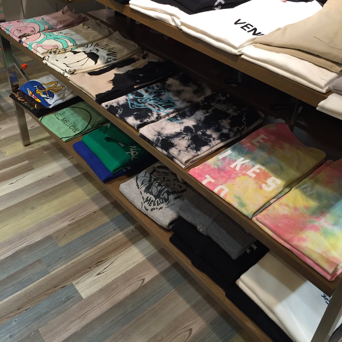 kanazawa_kana's tweet photo. #duvindesign のtee類も豊富に入荷しております!めちゃめちゃ可愛いです👀👌✔️ https://t.co/cU5nuhJUBj