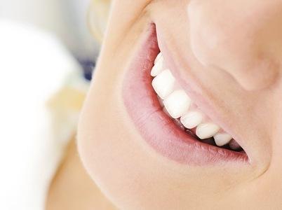 Dentisti troppo cari, a Bologna si rinuncia alle cure odontoiatriche Dentisti troppo cari, a Bologna si rinuncia alle cure odontoiatriche