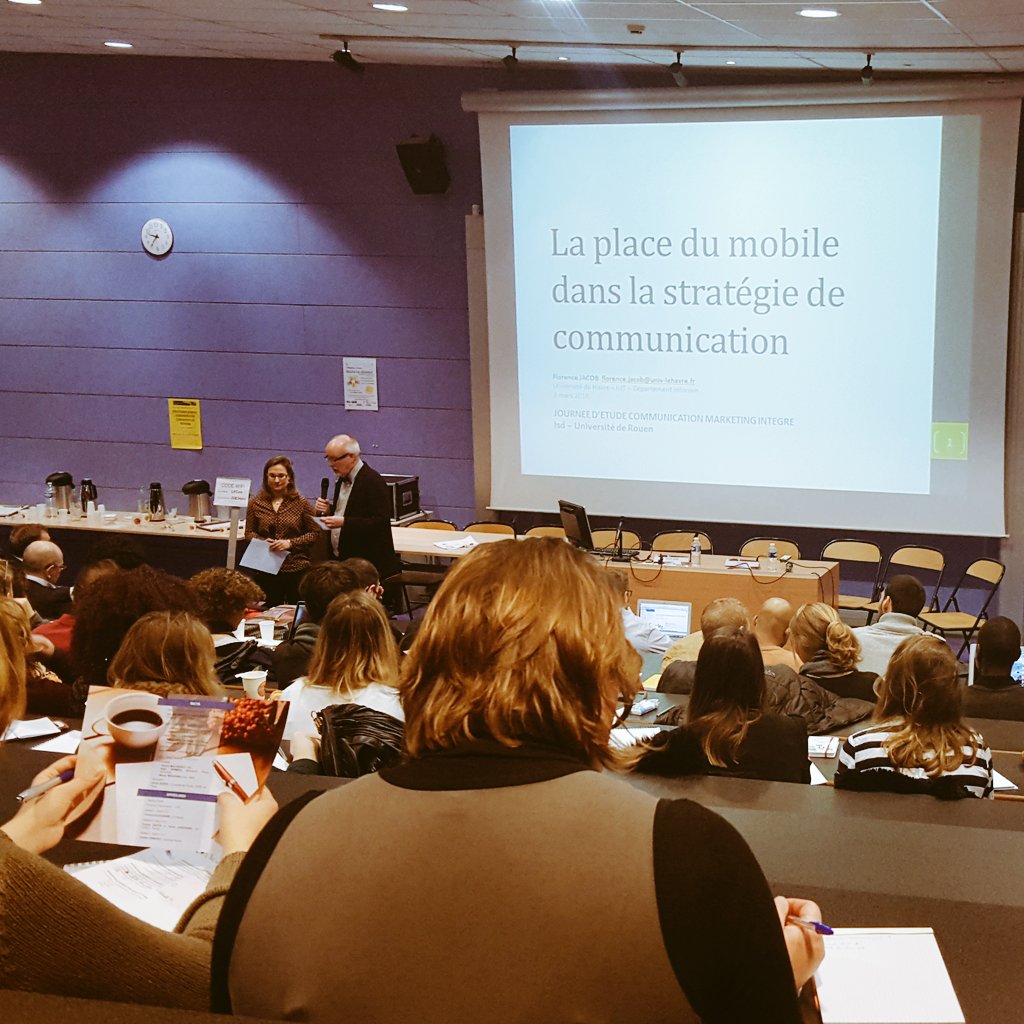 Retour sur les bancs de la fac pour la team  <a href="/cameo360/">Caméo 360</a> 😉 #cmirouen <a href="/Mickael_Cameo/">Mickaël</a> <a href="/PendaDemba/">Penda Demba </a>