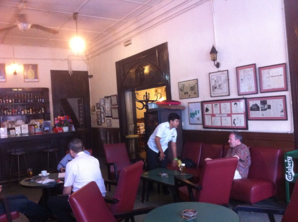 mariecannaregio's tweet photo. @thewinetattoo @muladhara @NewPubCo #ColiseumCafe old-fashioned bar #KualaLumpur #beer,gimlet,sizzling steaks & more https://t.co/tMtJrmQjOi