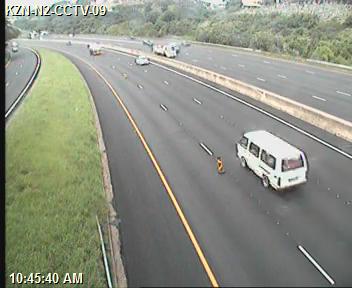 i_trafficKZN's tweet image. (Ongoing) Roadworks: N2 Southbound at Higginson H/way I/C; Left lane closed; Drive carefully.
