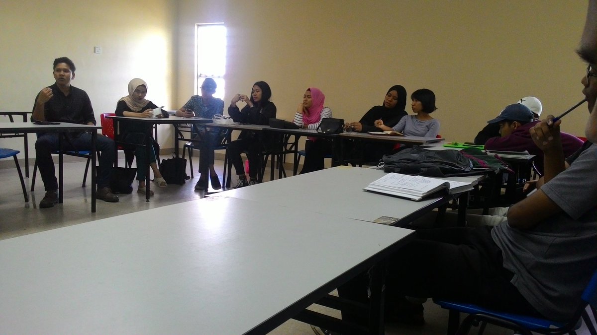 suaramasscomm's tweet photo. Postmortem for #SUARA16 with our very patient advisor @shafiabdul7 😳 https://t.co/Upde6p0xfM