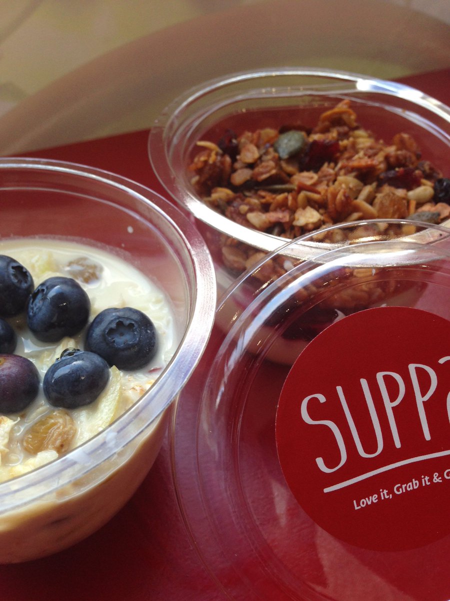 soupologist's tweet photo. Today it's Bircher muesli with blueberries and honey for breakfast. What's in your bowl? #suppa #breakfastclub https://t.co/UhFkd5ZGSr