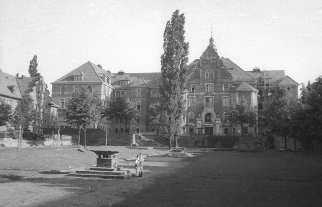 #Rätsel des #Stadtarchivs #Kassel:Name u. Funktion des Gebäudes benennen und gewinnen bit.ly/gewinnspiel0316 (tro) https://t.co/WIkYMizUdk