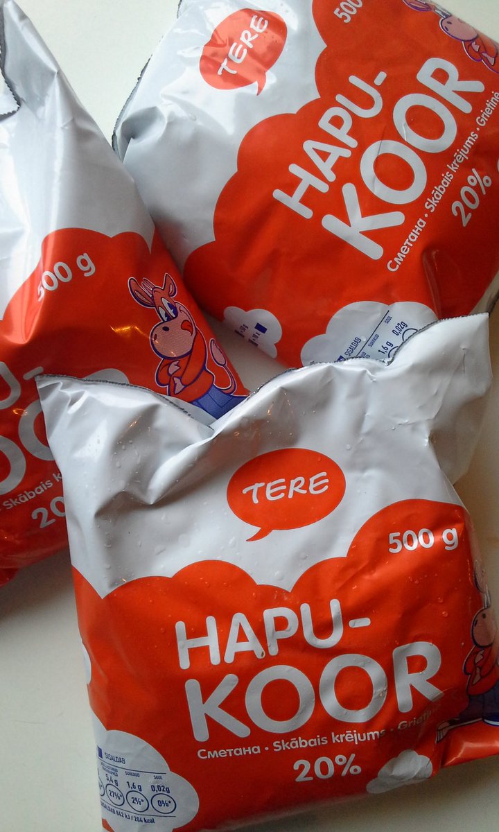 herkkuhoviin's tweet photo. Punasip., v.sip. suolaa, sokeria, paprikaj., pippuria myllystä. Huikeenhyvä dippi esim kanalle #hapukoor #viro https://t.co/urTmPnh3mj