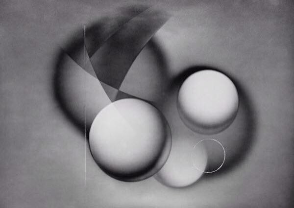 MikeGJackson's tweet photo. Ilford's RC photo paper isn't just for printing photos - it stands as its own medium. #Luminograms https://t.co/dS9GYUXVue