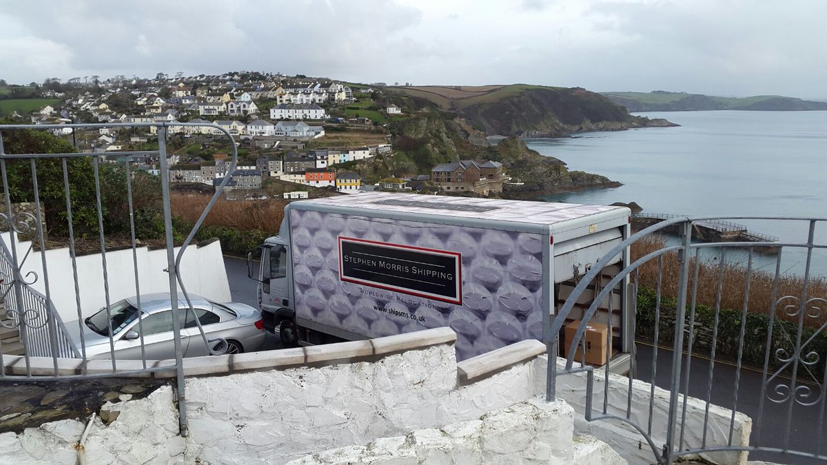 Working in the beautiful #Mevagissey today, the grey skies won't get us down!
#removals #relocation #cornwall
