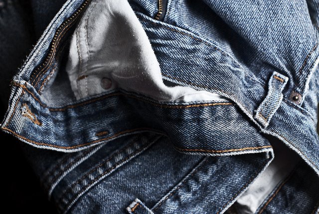 Meetstyle_it's tweet photo. I Jeans, capo #versatile e #comodo ormai non manca nel guardaroba di nessuno https://t.co/yiQj5LWRZ2 #modaweek https://t.co/Tq8EtDmdos