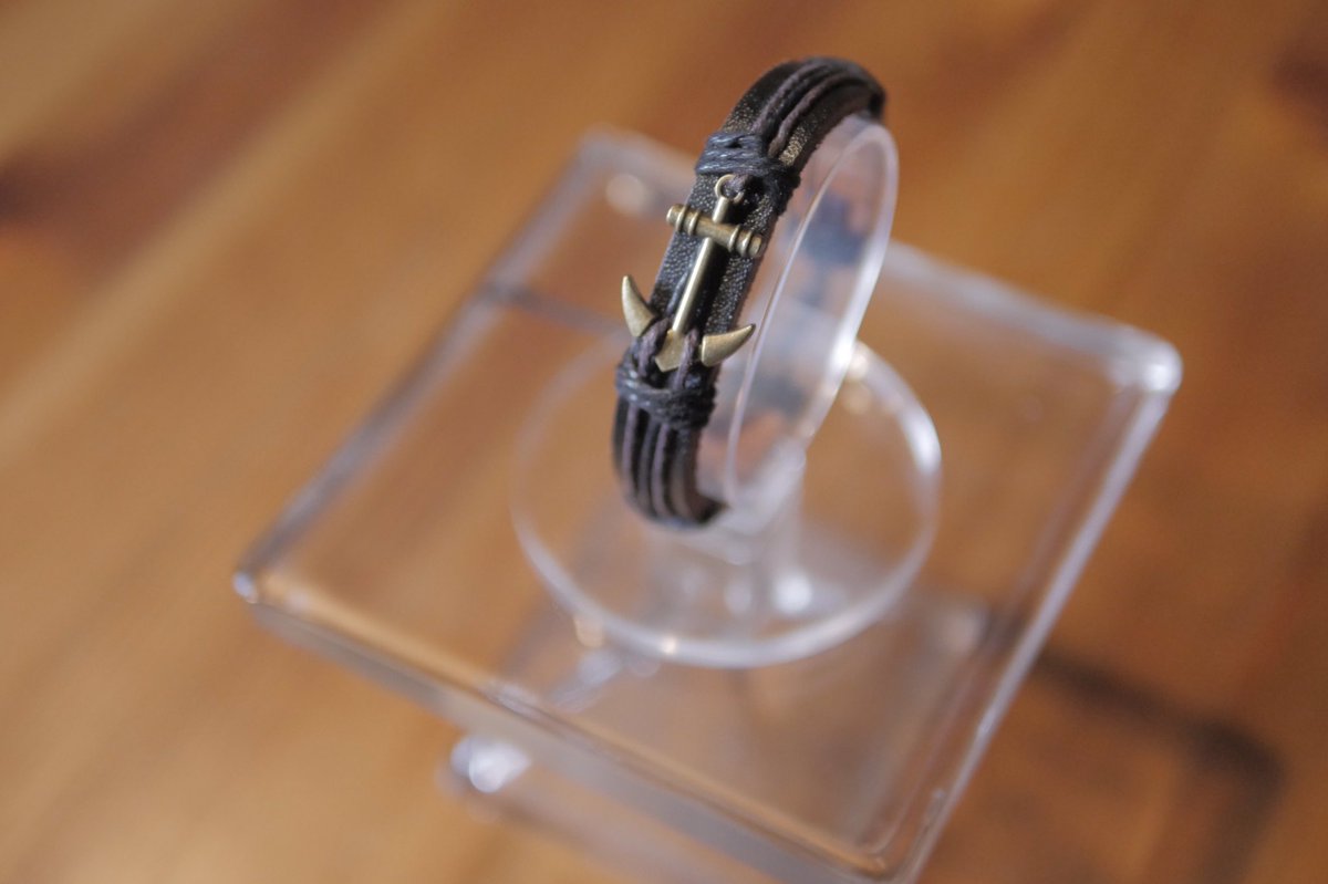 OntFront's tweet image. For the urban sailor. #barcelet #leather #anchor #menswear #fashion #style #gq