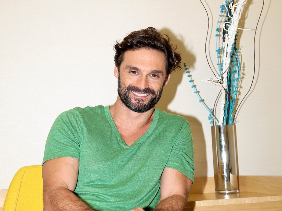 telenovela_es's tweet photo. Iván Sánchez sigue triunfando en América: esta es su nueva serie https://t.co/IfGvB1ycJq @ivansanchezz_ https://t.co/enRHspHLeR