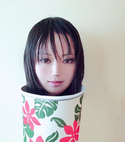 mamakiteru's tweet photo. 伊藤潤二先生作品「暗殺」より、ゴミ箱から出る富江マネいろいろ https://t.co/10pvOXmoBJ
