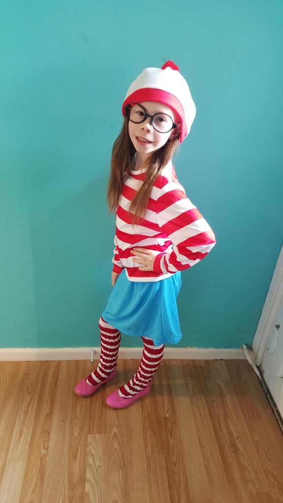 staceysmith00's tweet photo. My little wheres wally and miss Hermione Grainger #worldbookday https://t.co/k102YaRJOP