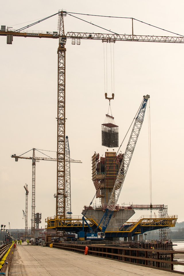 Mersey Gateway on Twitter "Lifting the prefabricated rebar cage for