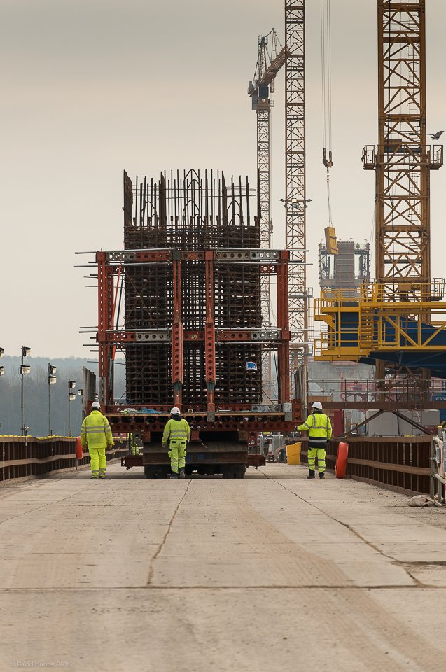 Mersey Gateway on Twitter "Lifting the prefabricated rebar cage for
