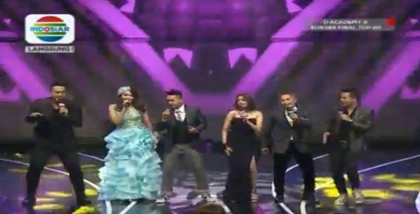Indosiar's tweet photo. Asyikk malam ini ada @ViaVallen01 di #DAcademy3 https://t.co/uMGPUQdRzc