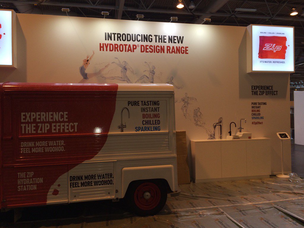 JohnstonJon's tweet image. Day 3 build up @kbblive #futurekbb @ZipWaterUK #ZipEffect all set and ready to go!