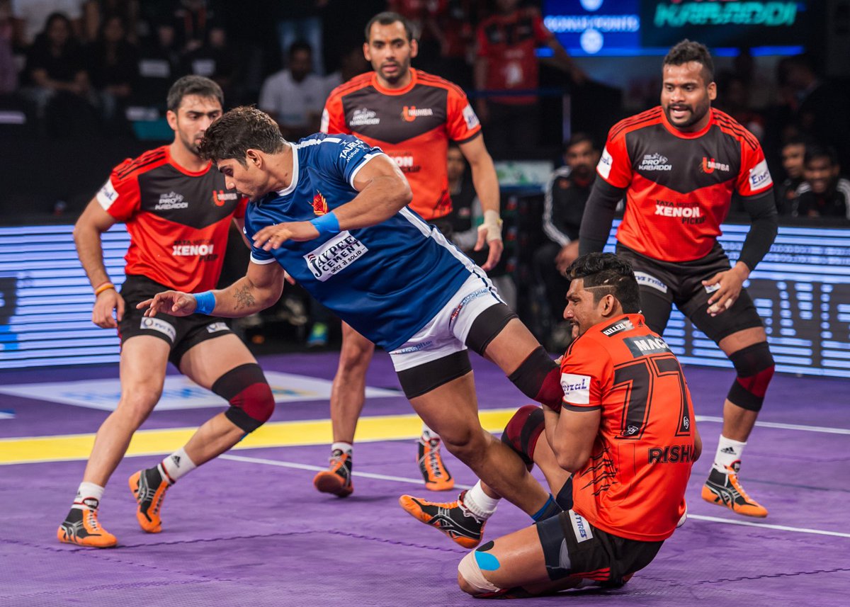 umumba's tweet photo. Moments captured on camera from the #MumBoys' win against @DabangDelhi here - https://t.co/5tTdyqnlqt #BringItBack https://t.co/zN8rn2VFQ6
