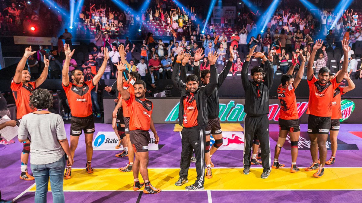 umumba's tweet photo. Moments captured on camera from the #MumBoys' win against @DabangDelhi here - https://t.co/5tTdyqnlqt #BringItBack https://t.co/zN8rn2VFQ6