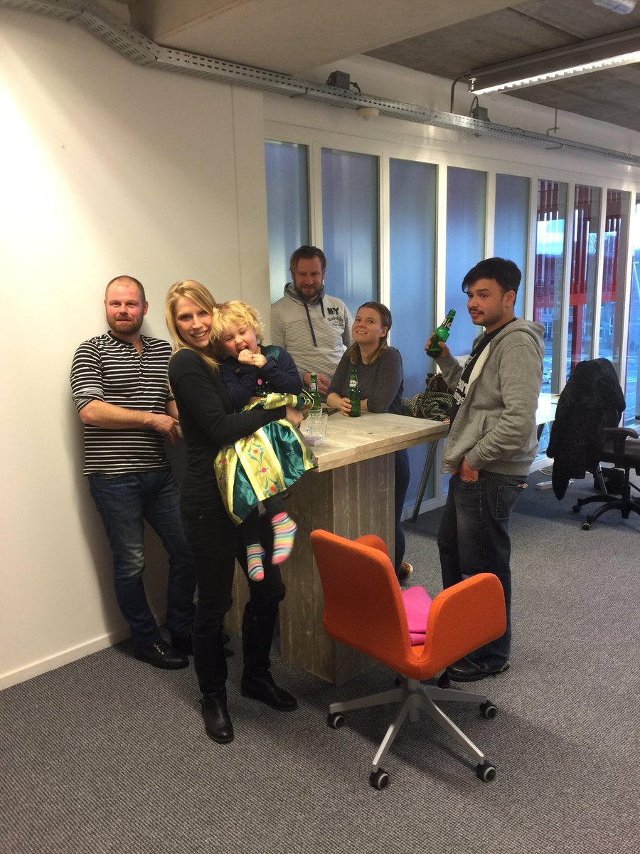 Chrisvdberg's tweet photo. and we are testing out new #bar at @EngageITco (@meilon @JanneBongers @svhattum) https://t.co/IfnBI6G2Tc