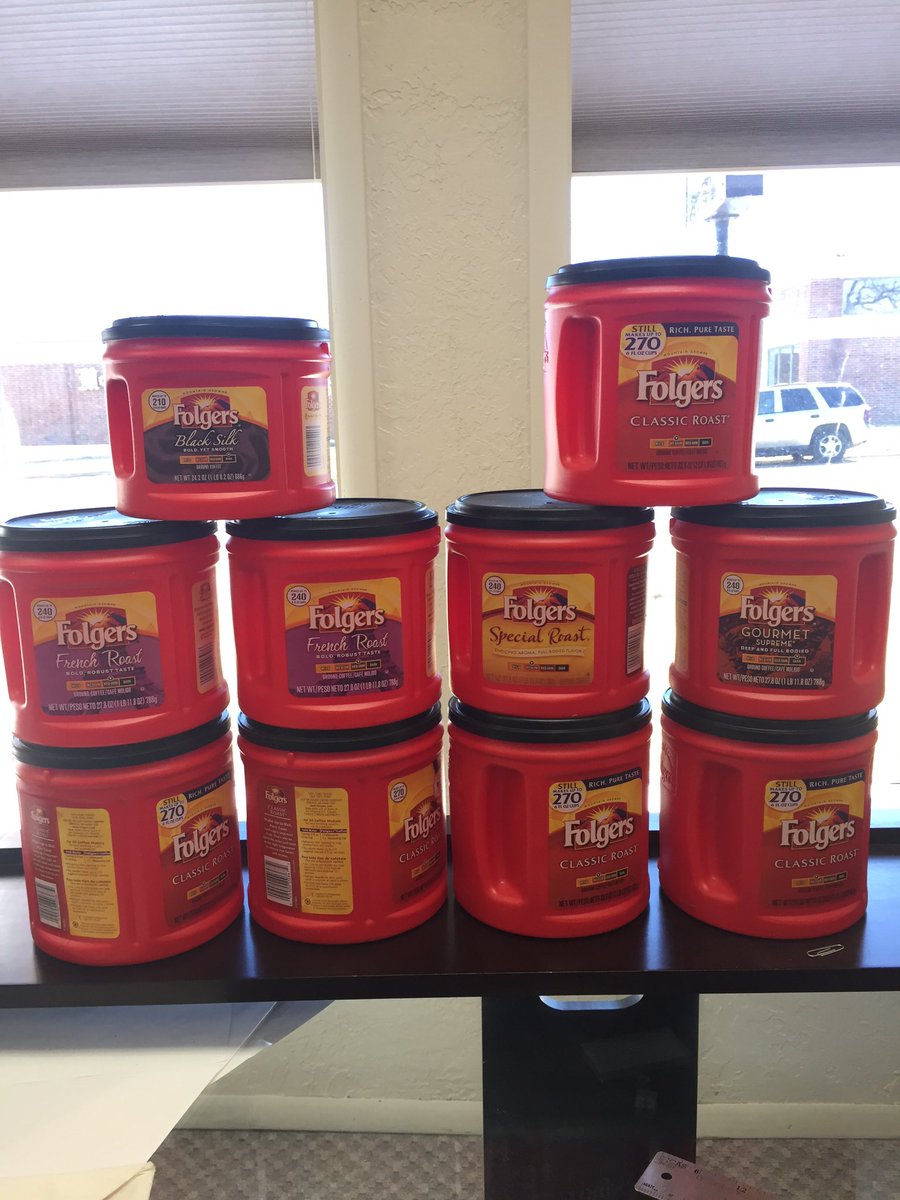 BarrettFadler's tweet photo. The best part of waking up is survival in your cup! @Folgers #coffee https://t.co/P9rX9h6djL