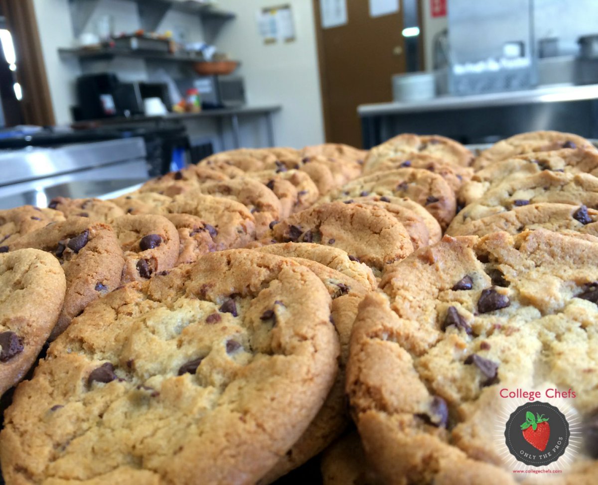 collegechefs's tweet photo. Who doesn't love freshly baked Chocolate Chip cookies? Made by Chef Jose for @AEPiMiami! https://t.co/qdBjEsgqrs