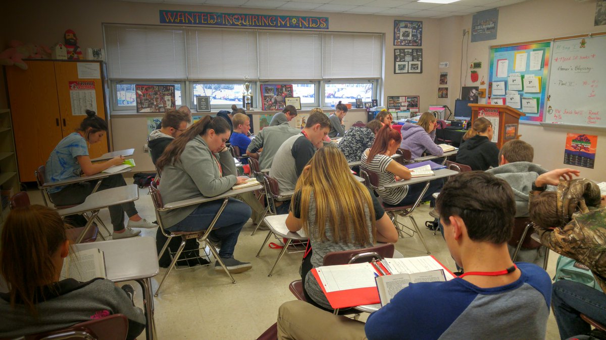 KutzWorld142's tweet image. Reading. Because reading is important. 
#Eng2 #TriadProud