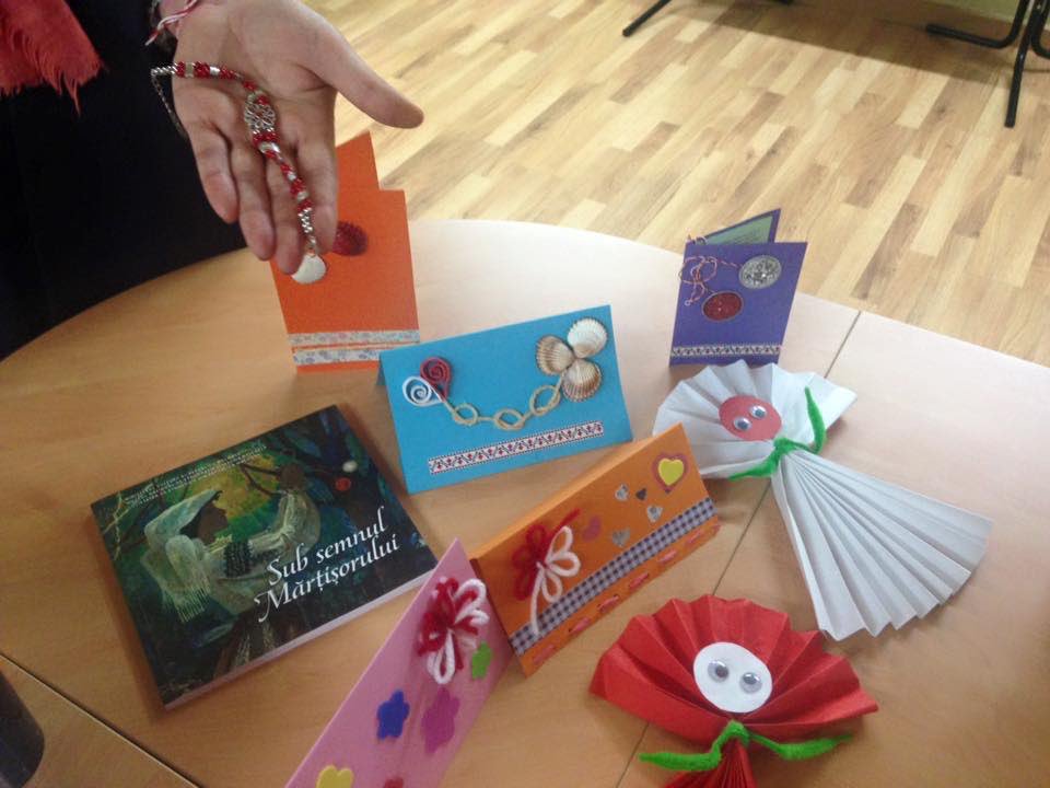 catalans_21's tweet photo. Els #moldaus catalans celebren el #Martisor, l'arribada de la #primavera @EuropaCasa https://t.co/rDYiEfYGHf https://t.co/Obh2IJY6sw
