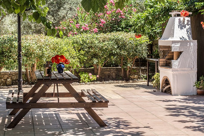 CreticoVillas's tweet photo. #MeatThursday today in Crete!! Get ready to set fire and enjoy Cretan meat delicacies!! https://t.co/1pEGdxX6f8 https://t.co/yAwKVOm1zG