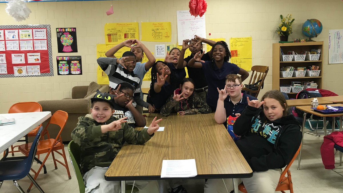 TODAYshow's tweet photo. Forget recess! 5th-graders start sign language club for classmate who is deaf https://t.co/lkC0ykHz1M https://t.co/baDlnfg5tg