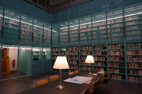DDonckerT's tweet photo. #WorldBookDay @libservice @ugent https://t.co/okckltWTE8