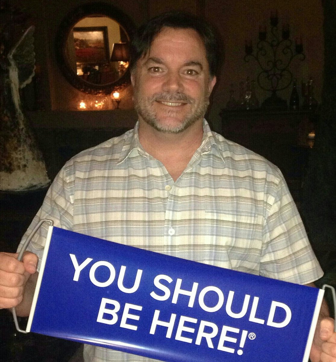 RobertAONeil's tweet photo. My new blue sign! You'll be seeing me with this sign all over world! Be on look out #ysbh #DreamTrips #VIPTravelClub https://t.co/Fu90jCRpvN