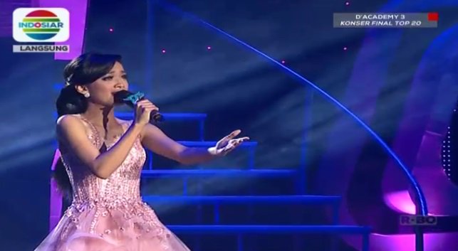 Indosiar's tweet photo. Lagi rindu sama pacarnya? dengerin @Da3_Nisa yuk #DAcademy3 https://t.co/Idgr8cZ0J8