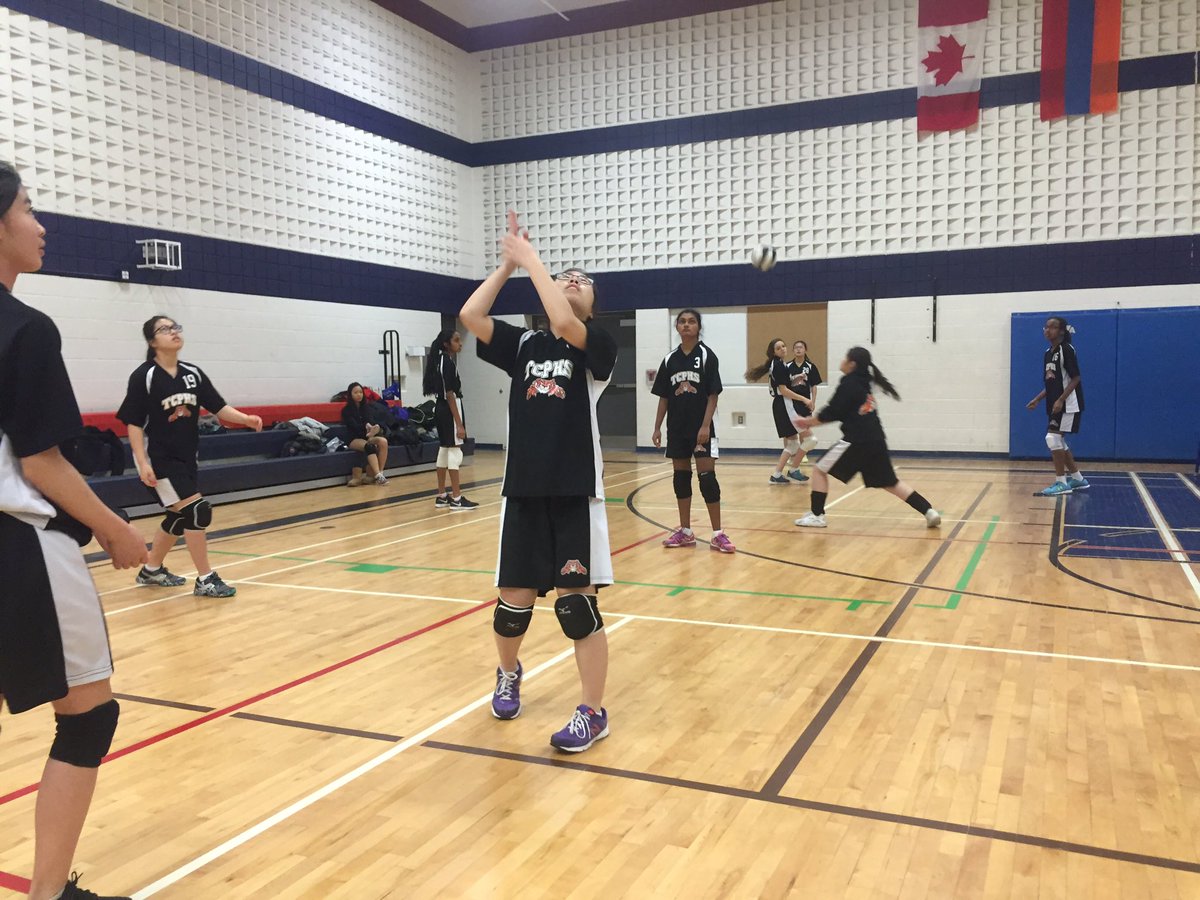 MsGalatiTCPHS's tweet photo. Warming up for our first game at the U20 girls volleyball championship tournament. @TCPHSUpdates #gotigers https://t.co/Lu1J0G68rp