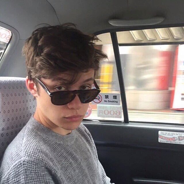 LittleJyle's tweet image. Siendo agradable, como de costumbre.