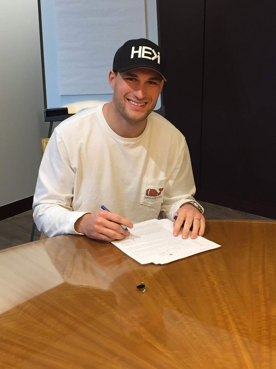 KirkCousins8's tweet photo. I'm told this is the final step in making it officially official. I am back with the Re... https://t.co/2O8UzxOLU9 https://t.co/EgfhmxkpAV