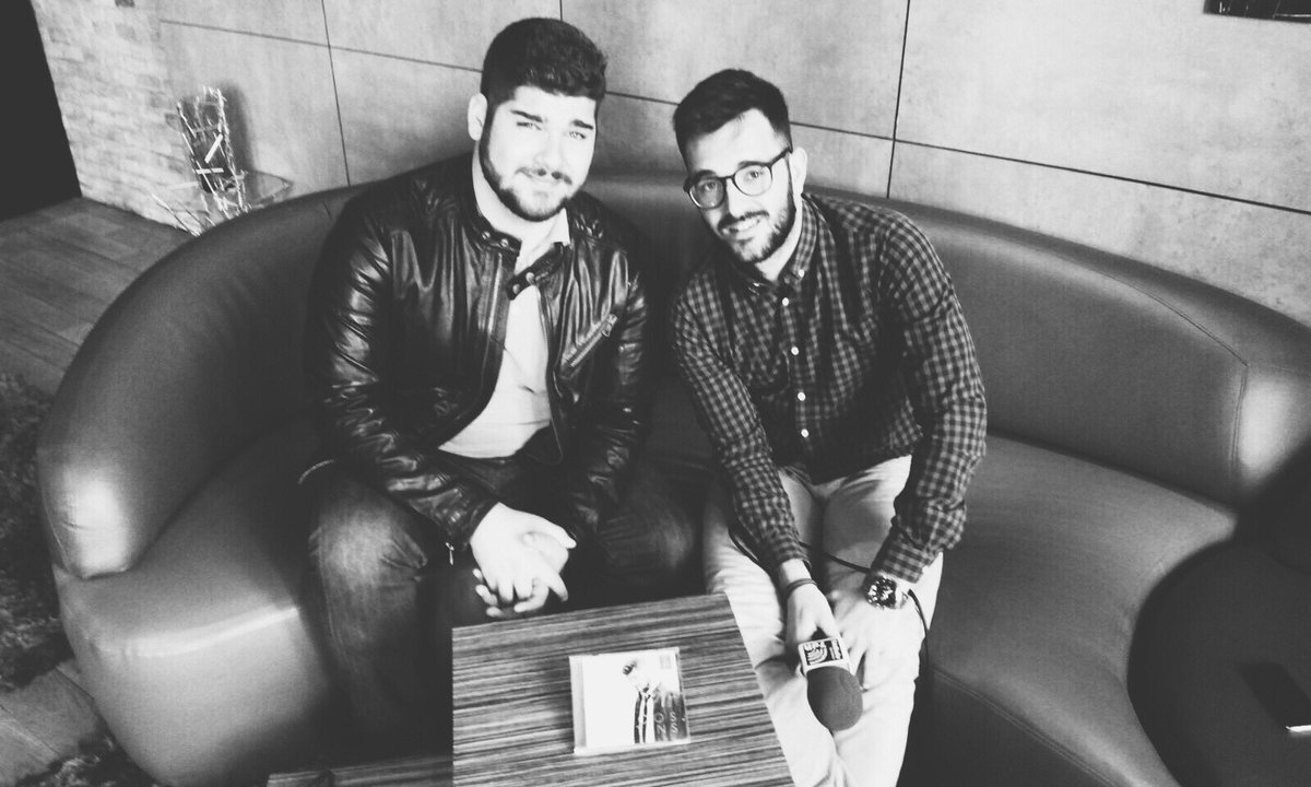 TheMonkeyShowTV's tweet photo. Con el crack @MarcosM_Oficial pronto tendréis la entrevista en las redes! Hay 1000 razones para tener ya su CD https://t.co/gEDqR81oyp