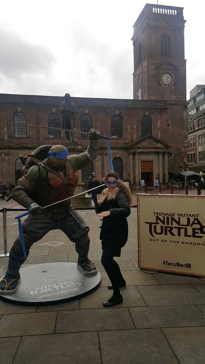 daniellehenney's tweet photo. Im such an embarrassing Mum!! #TurtleHuntUK https://t.co/gtKUUYEwYh