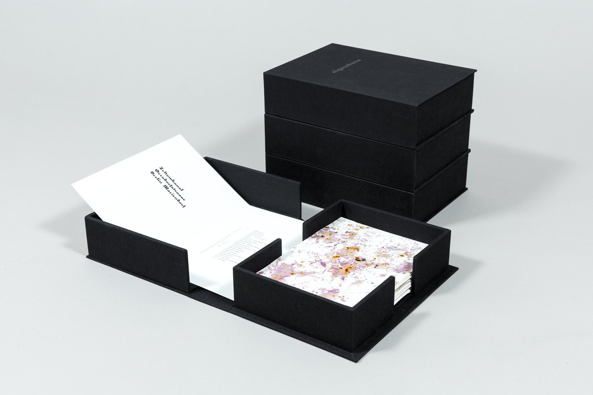 New Release by Markus Mai ‘Signatura’ / Series of 4 boxes (25 original drawings each): drawaline.de/products/marku…