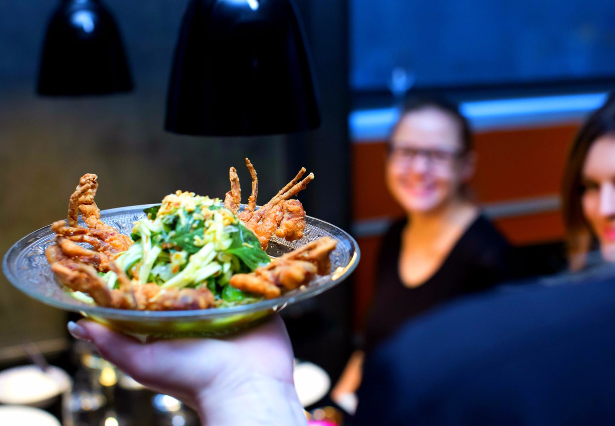 bw_restaurants's tweet photo. Klassikoksi muodostunut Crispy Softshell Crab `Salt &amp; Pepper´ täydentää loistavasti Farangin maistelumenua. #farang https://t.co/4HvXG9Rx8K
