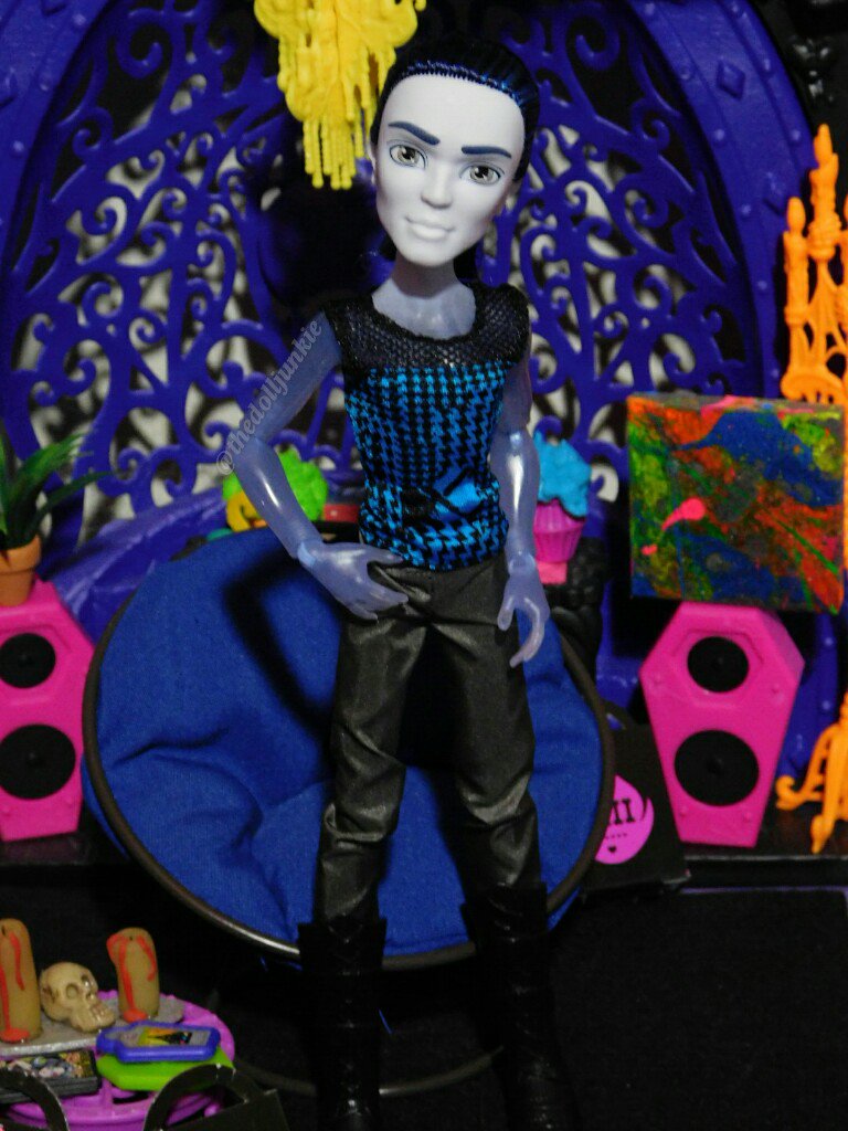 TheDollJunkie's tweet photo. Showing  a lil Manster Appreciation for @MonsterHigh 's Invisibilly 💕 https://t.co/hojyNruewO