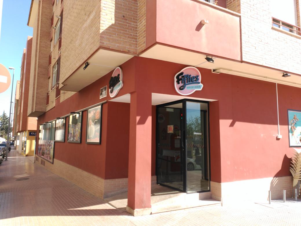 rafamateosjodar's tweet photo. Un Restaurante Americano distinto, Fifties Americano Diner, en Lorca. @AgoraTpv #TPVConcord https://t.co/wgly62nio0