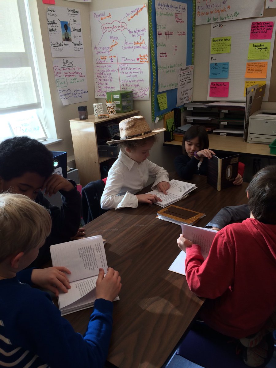 BriCollins14's tweet photo. 4th grade Historical Fiction diaries! #mayflower characters @The_School @aschelino https://t.co/wYvij6SINA