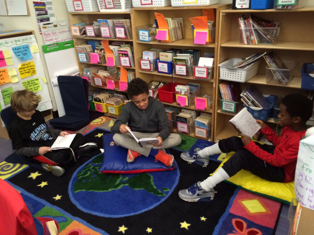 BriCollins14's tweet photo. 4th grade Historical Fiction diaries! #mayflower characters @The_School @aschelino https://t.co/wYvij6SINA