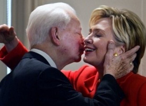 plumleyronald46's tweet image. Cheater, LIAR, criminal!!!!! No way in hell will I let this bitch win!!! #notTrusted #Trump